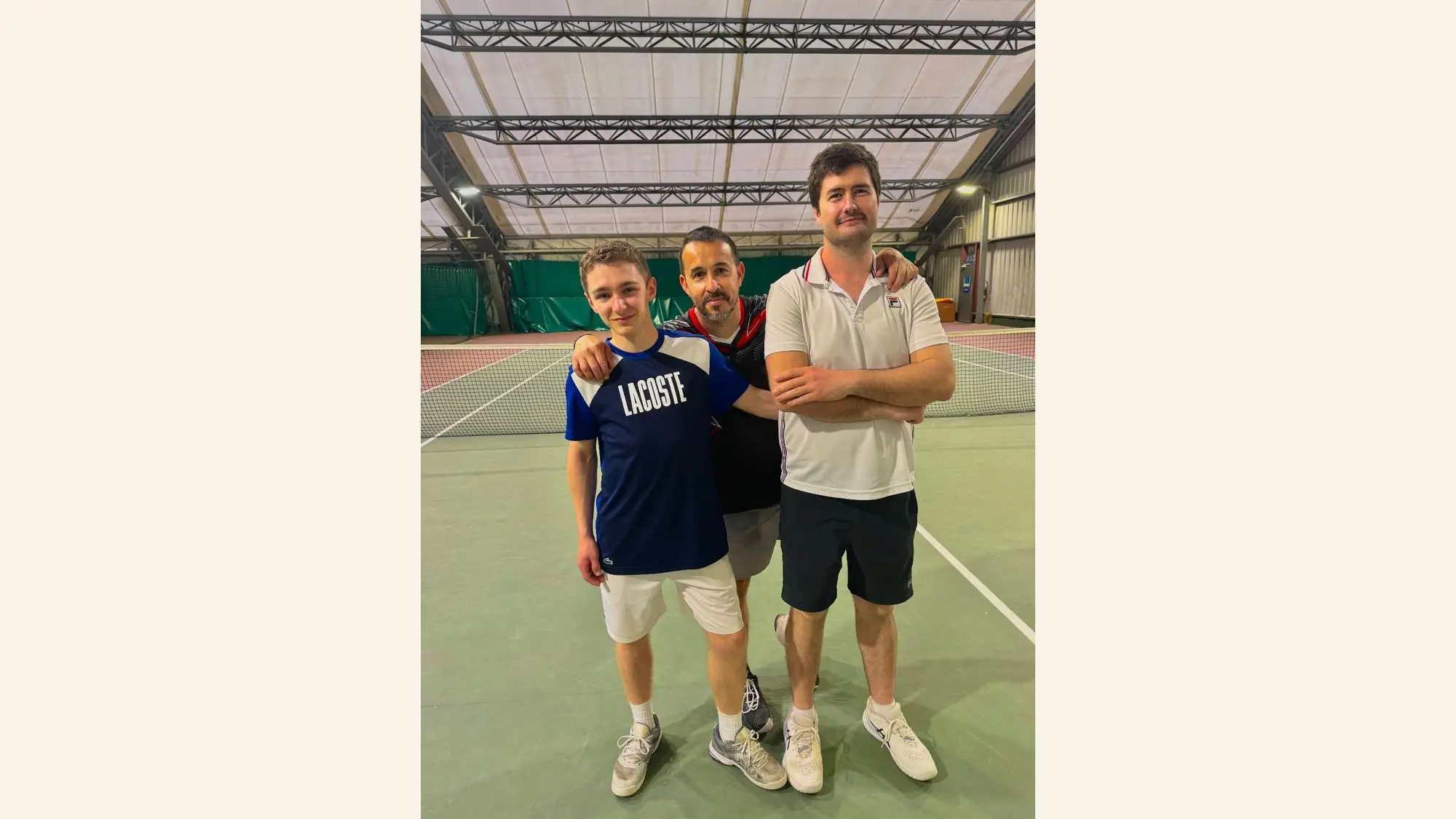Trois joueurs de l’Équipe 1 après une rencontre du championnat de printemps